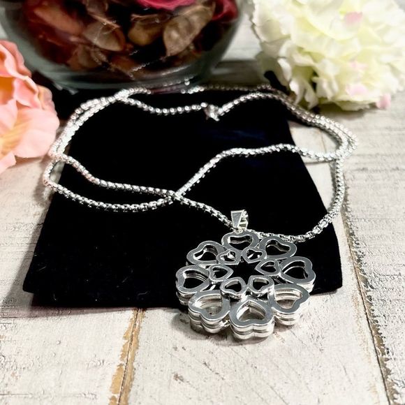 New Retro Style Silver Large Flower Pendant Fashion Necklace - Picture 9 of 10